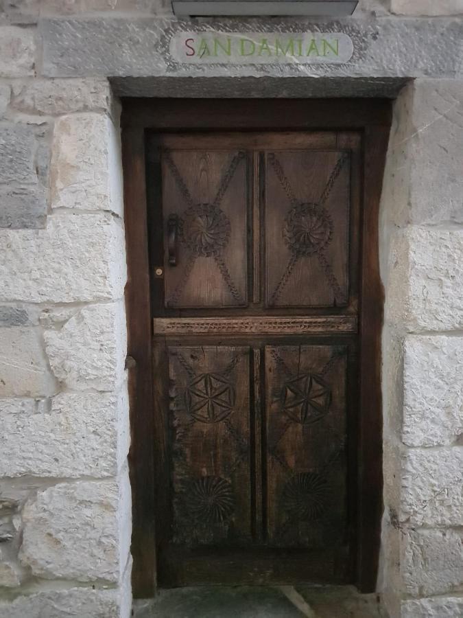 Apartamentos Rurales El Lleron Caso Bagian luar foto
